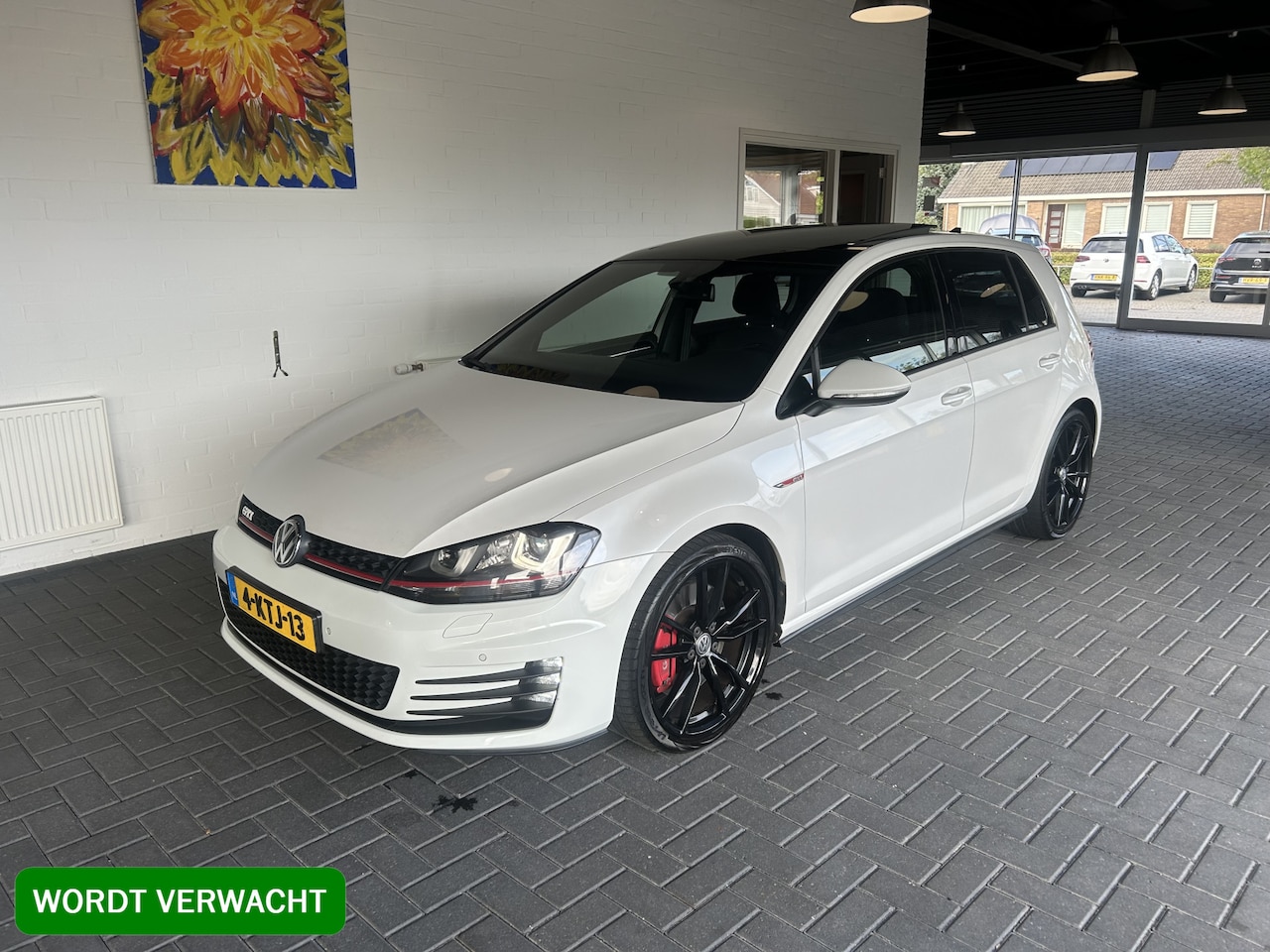 Volkswagen Golf - 2.0 TSI GTI Performance / PANO / DCC / Keyless Entry - AutoWereld.nl