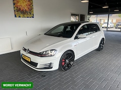 Volkswagen Golf - 2.0 TSI GTI Performance / PANO / DCC / Keyless Entry