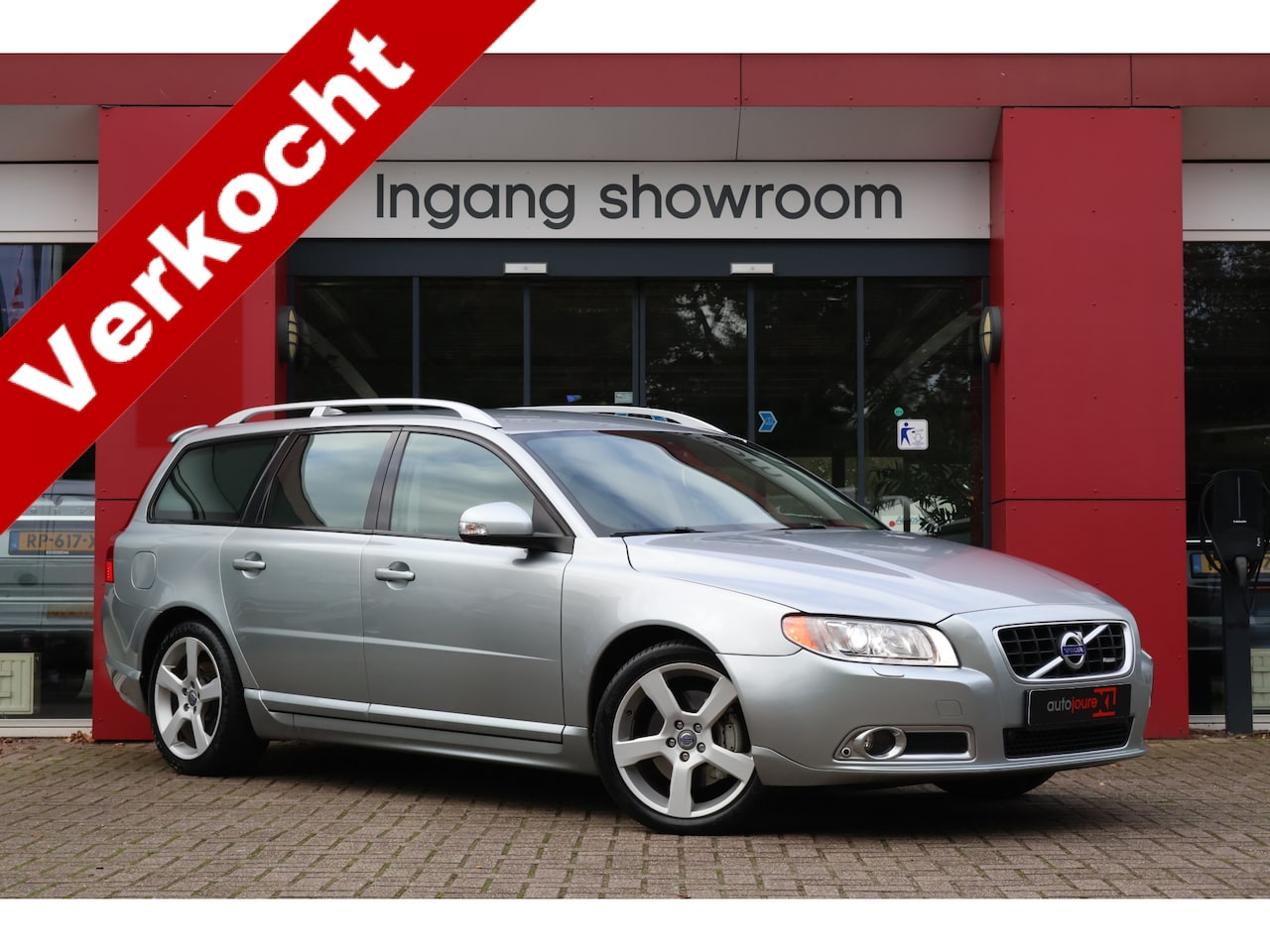 Volvo V70 - 2.0T R-Edition | Origineel NL | Leder | Navigatie | Trekhaak | Cruise Control | Airco | PD - AutoWereld.nl
