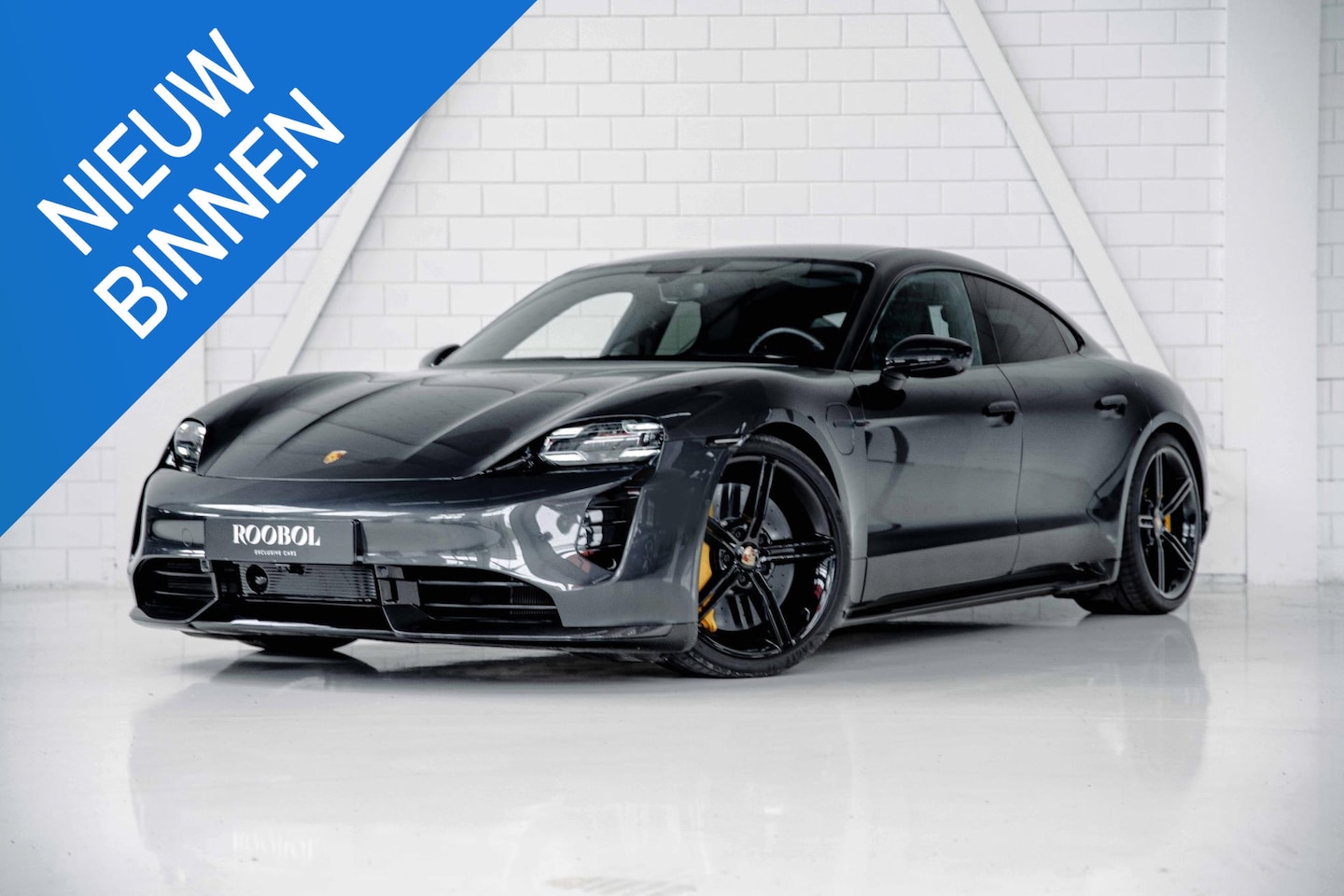 Porsche Taycan - Turbo S l Sport Design Carbon l Burmester - AutoWereld.nl