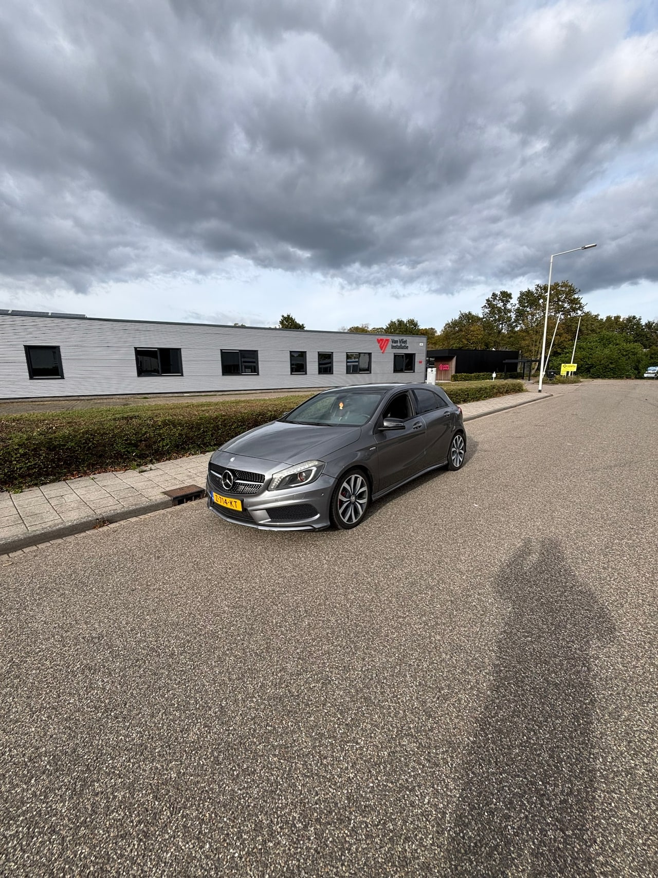 Mercedes-Benz A-klasse - 250 AMG AUTOMAAT / AUTO RIJD MAAR LAGERS ZIJN HOORBAAR / HAGELSCHADE DAK - AutoWereld.nl