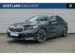 BMW 5-serie - 530e M Sport Automaat / Trekhaak / Adaptieve LED / M Multifunctionele Stoelen / Comfort Ac