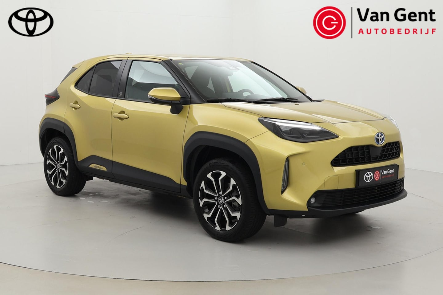 Toyota Yaris Cross - 1.5 Hybrid First Edition | Trekhaak | Dodehoek detectie | Stoel-/stuurverwarming | Navigat - AutoWereld.nl