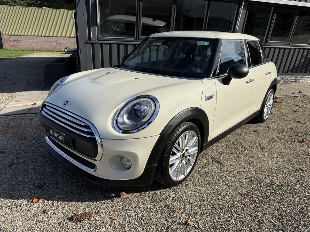 MINI One - Mini 1.2 Pepper Aut ! Navi,LED,Camera,17". 5 DRS ! - AutoWereld.nl