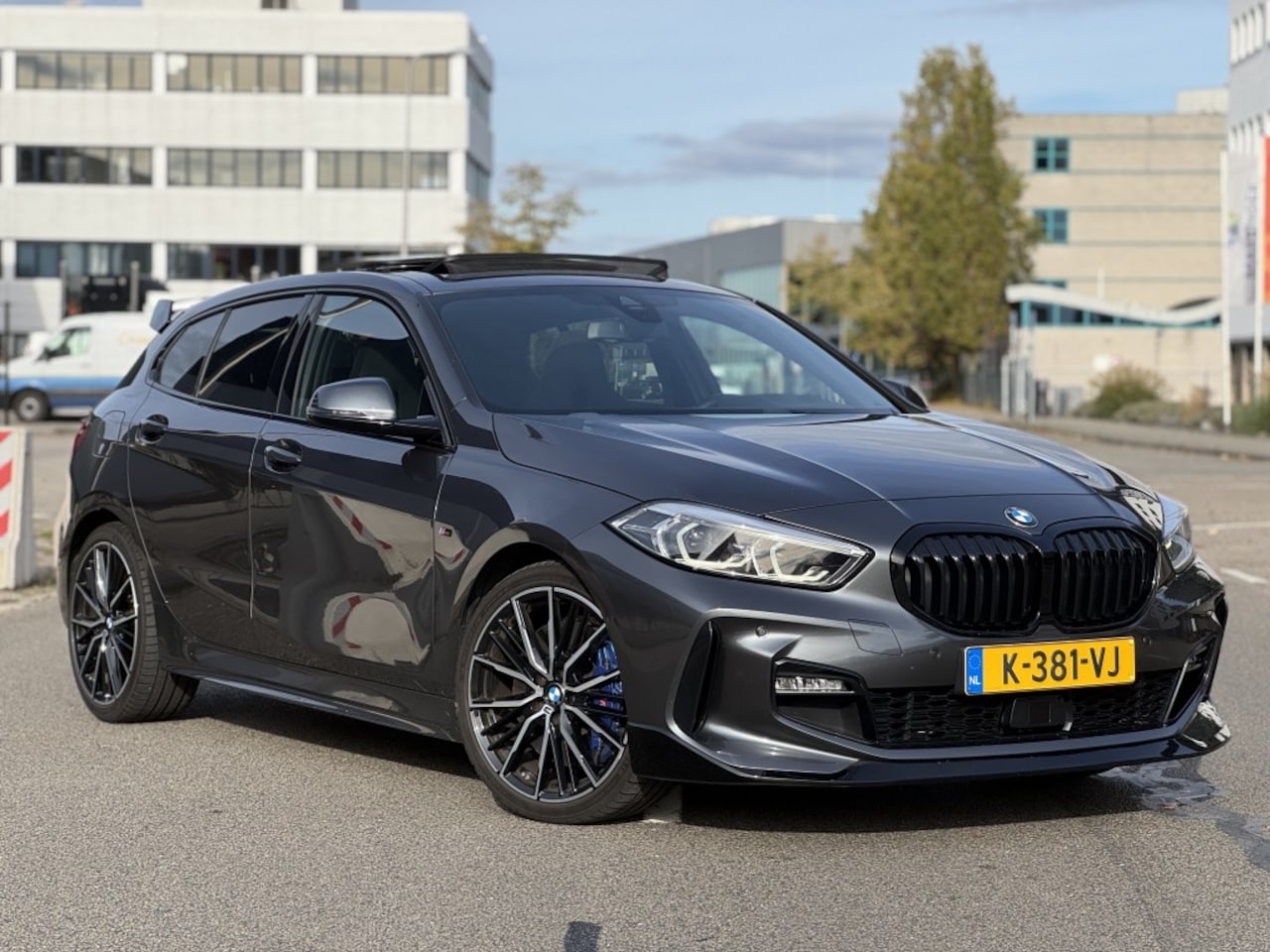 BMW 1-serie - 120i M-Sport M-Performance Pano H&K Sfeerv. - AutoWereld.nl