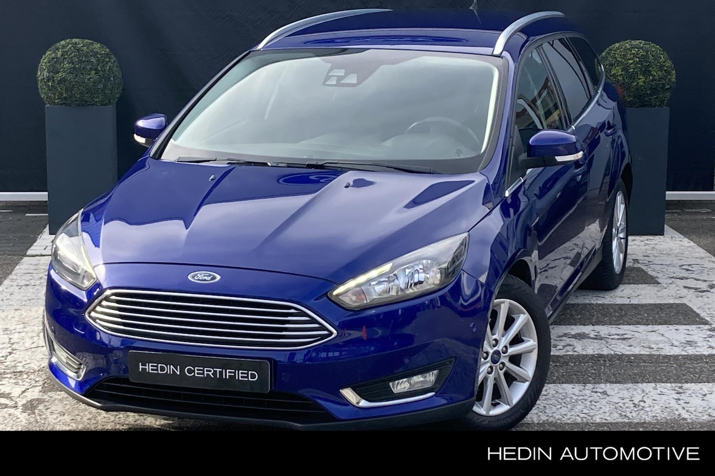 Ford Focus Wagon - 1.0 Titanium Automaat | Navigatie | Trekhaak afneembaar - AutoWereld.nl