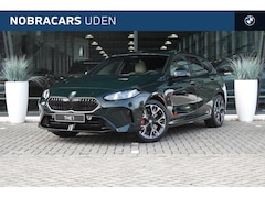 BMW 1-serie - 120 M Sport Automaat / Panoramadak / Sportstoelen / Adaptieve LED / M Adaptief onderstel /