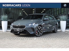 BMW 1-serie - 120 High Executive M Sport Automaat / Panoramadak / Sportstoelen / Parking Assistant Plus