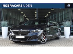 BMW 5-serie - 550e xDrive M Sport Automaat / Panoramadak / Adaptief onderstel professional / Stoelventil