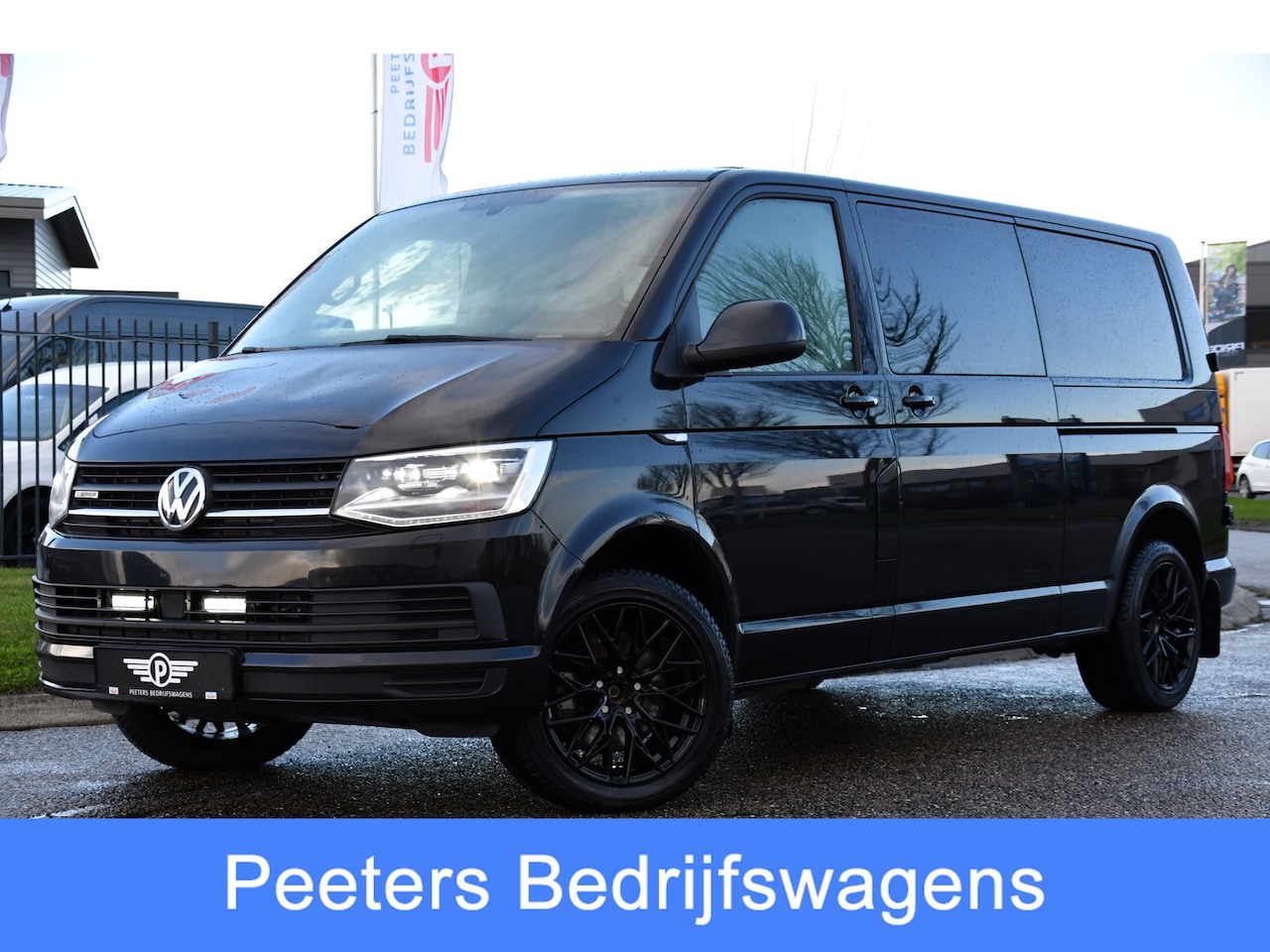 Volkswagen Transporter - 2.0 TDI L2H1 DC 4Motion Highline Black Edition Camera, Cruise, Automaat, Multimedia, 204Pk - AutoWereld.nl