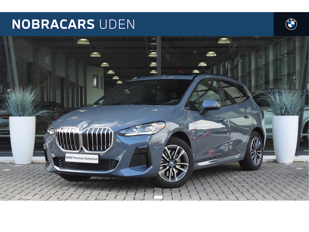 BMW 2-serie Active Tourer - 230e xDrive High Executive M Sport Automaat / Panoramadak / Trekhaak / Sportstoelen / Adap - AutoWereld.nl