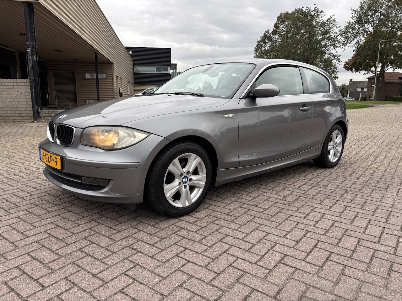 BMW 1-serie - 116i Business Line [ Slechts 28559 km-1e eig,dealer oh ] - AutoWereld.nl