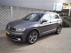 Volkswagen Tiguan - 2.0 TSI 4Motion Highline BNS R Line Autom Leder Stoelverw Navi Camera Clima Adaptieve Crui