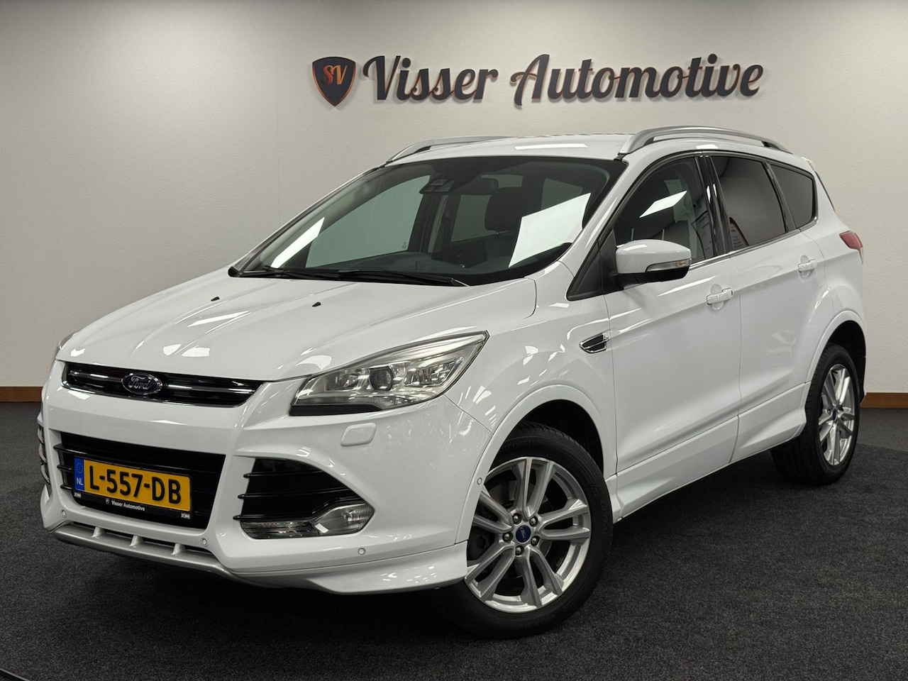 Ford Kuga - 1.6 Titanium Plus 4WD*Automaat*ST-Line Airco*Stoelverwarming*PDC*Leder* - AutoWereld.nl