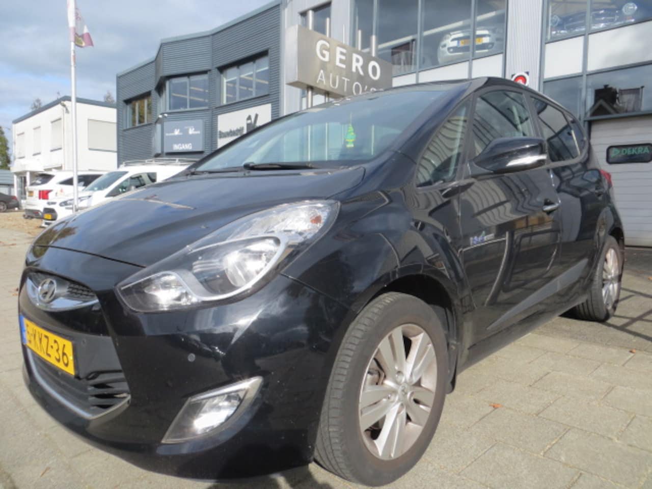 Hyundai ix20 - 1.4i i-Magine nl-auto cr,control ,airco,trekhaak,pdc v+a - AutoWereld.nl
