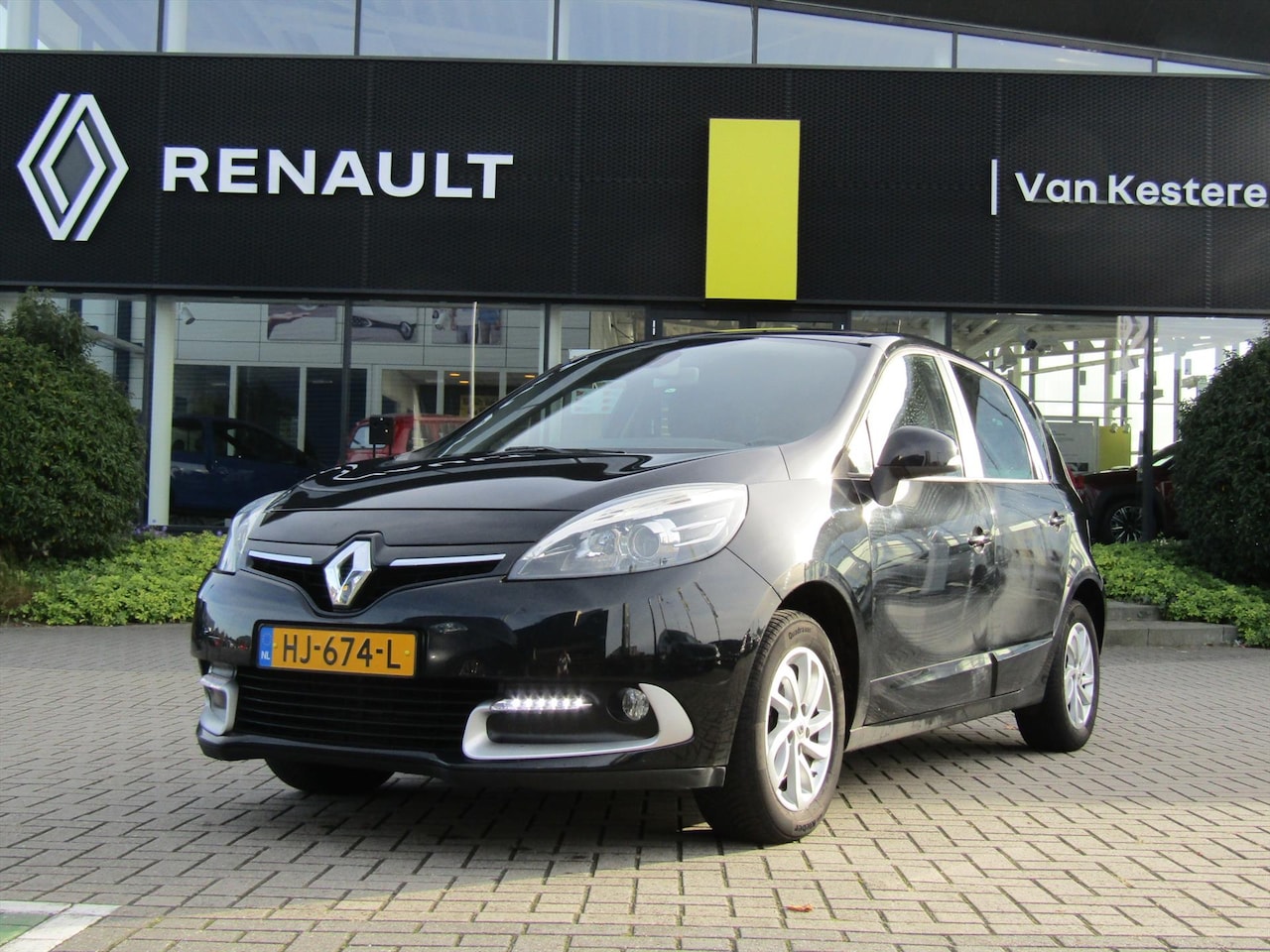 Renault Scénic - 1.2 TCE 130pk Limited / Trekhaak / Navigatie / Compleet dealer O.H. - AutoWereld.nl