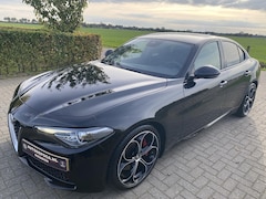 Alfa Romeo Giulia - 2.0 T Q2 LSD*Actieve schokdempers *Veloce interieur *300PK
