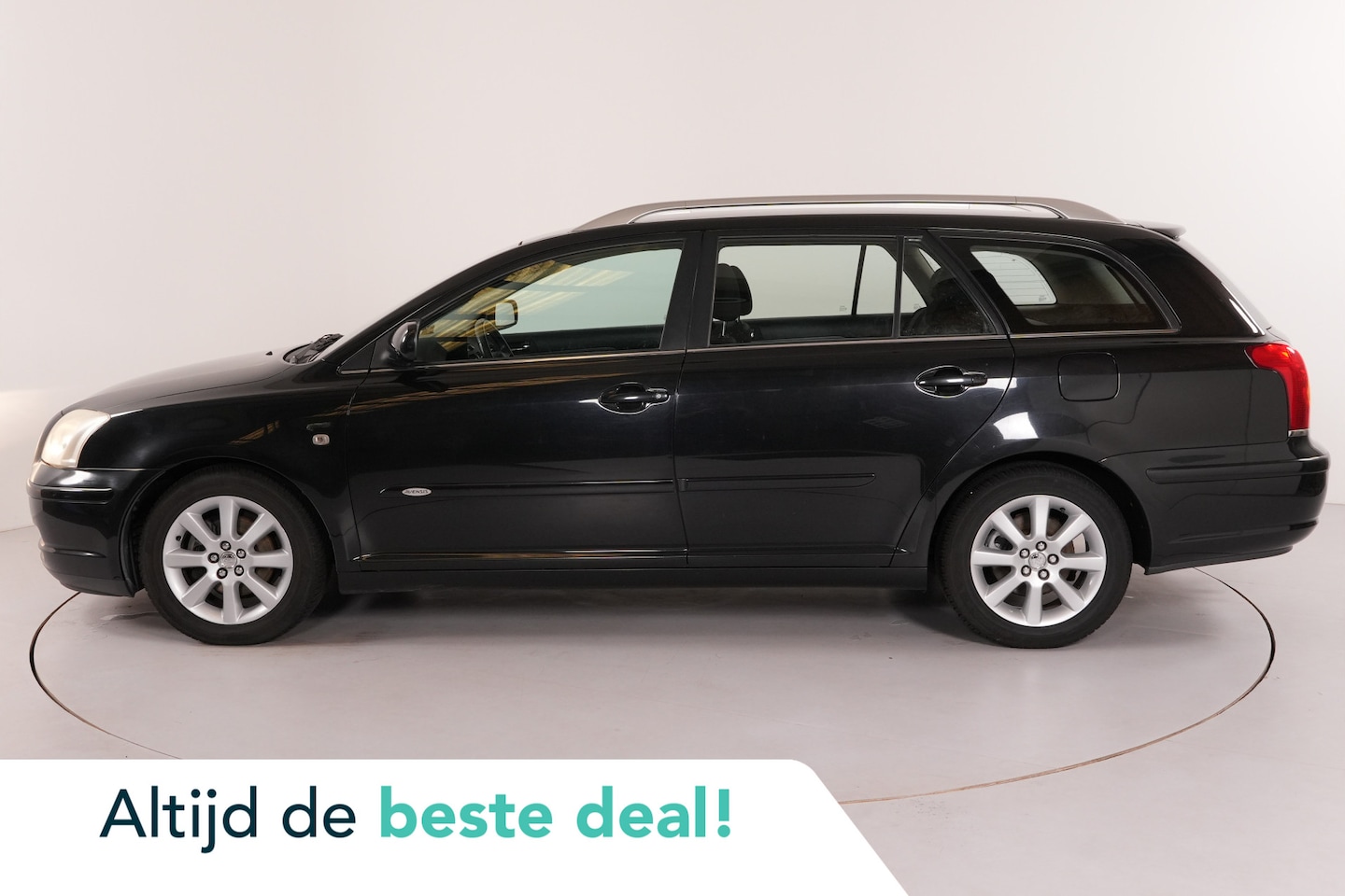 Toyota Avensis Wagon - 1.8 VVTi Linea Luna | Trekhaak | Parrot | Climate | - AutoWereld.nl