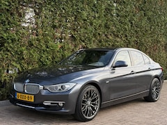 BMW 3-serie - 320i Executive Modern Navigatie