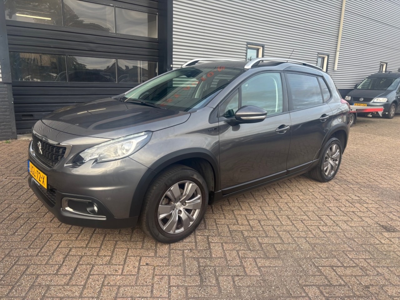Peugeot 2008 - 1.2 PureTech Signature 3 MND GAR | NWE DIST RIEM | CLIMA | NAVI - AutoWereld.nl