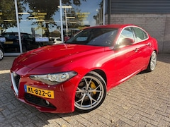 Alfa Romeo Giulia - 2.2 Eco Business Super 19inch/Harman kardon/Q2