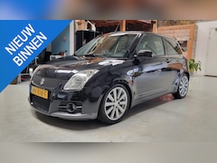 Suzuki Swift - 1.6 Sport Apple Carplay, Android Auto, LMV, Clima etc