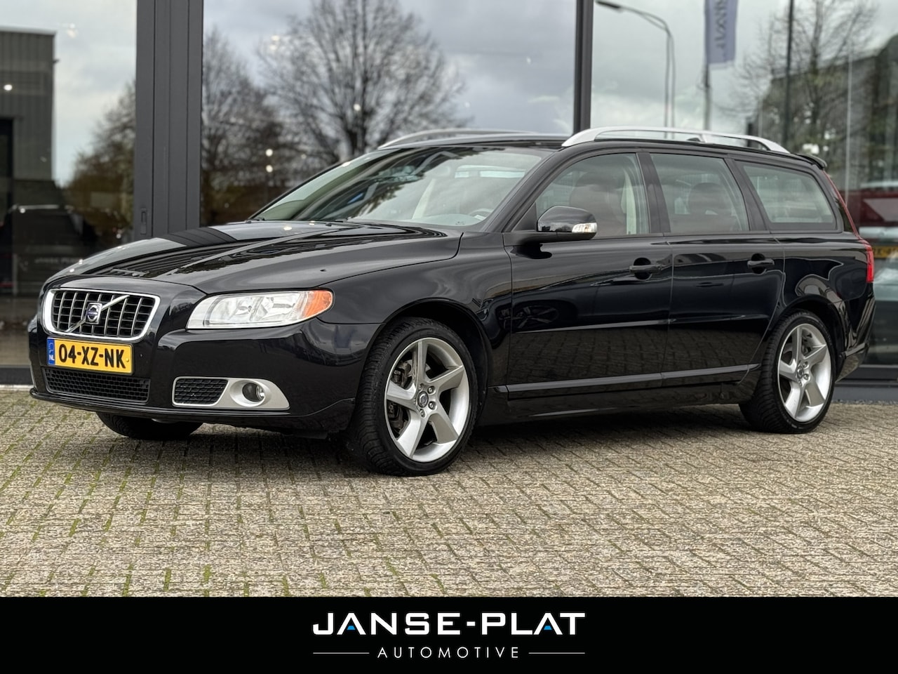 Volvo V70 - 3.2 AUT Momentum Leder | Trekhaak | Dynaudio | - AutoWereld.nl