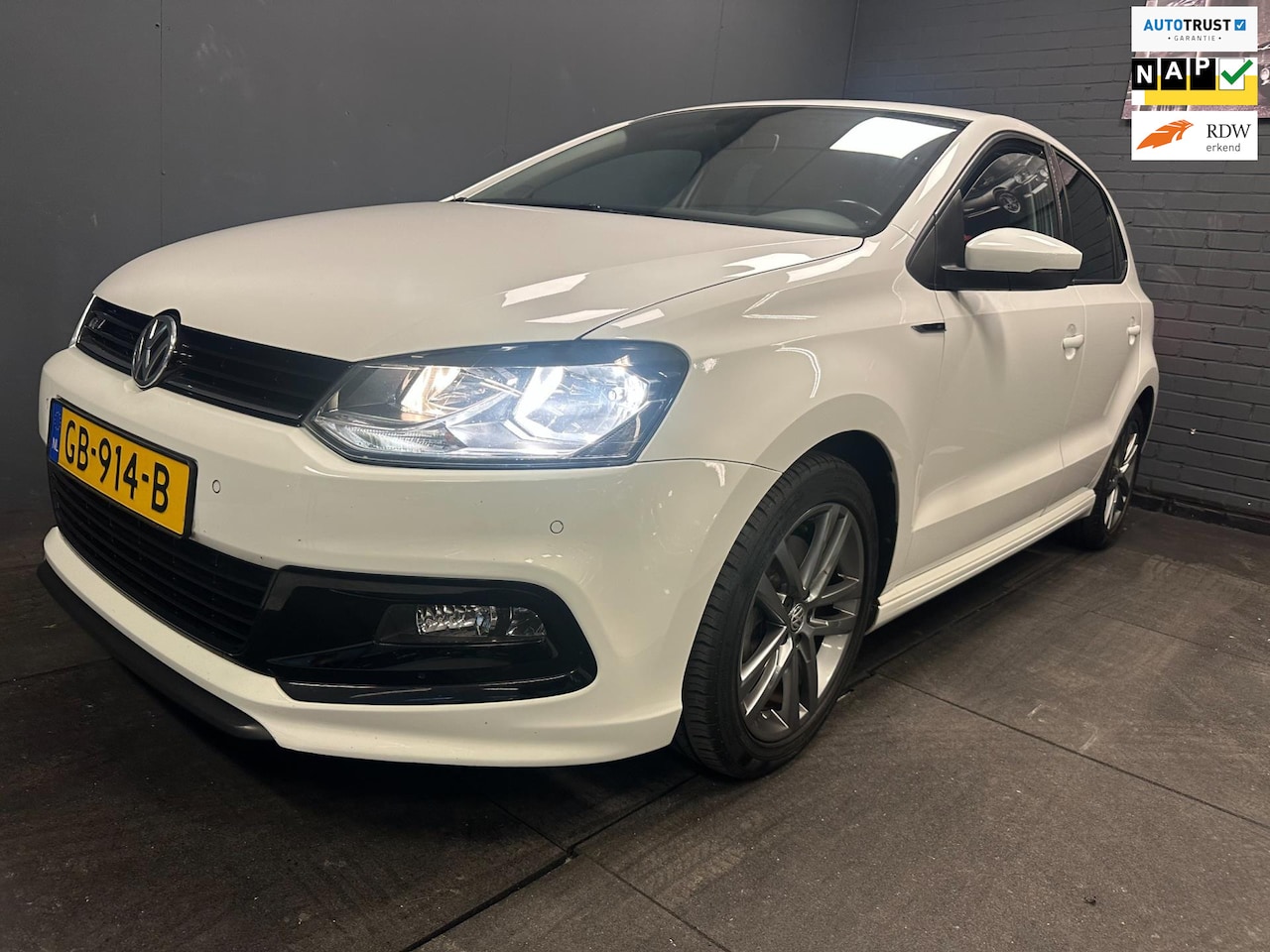 Volkswagen Polo - 1.2 TSI 2015 NL DSG R-Line VW onderhouden in Top Staat Rijklaar. - AutoWereld.nl