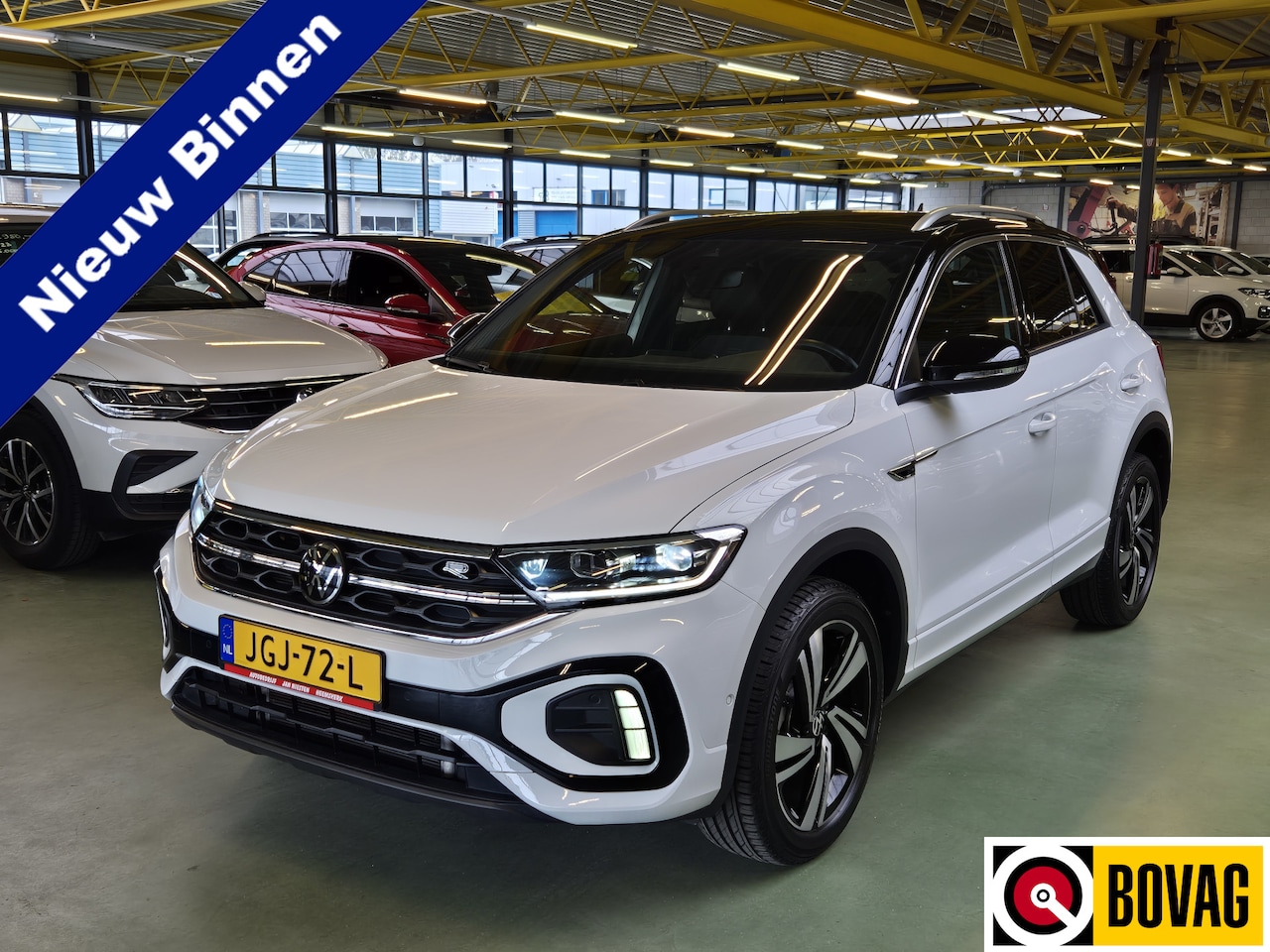 Volkswagen T-Roc - 1.5 TSI R-Line -150pk- Automaat | Camera | IQ LED | 18 inch | Rijklaarprijs incl. 1 jaar B - AutoWereld.nl