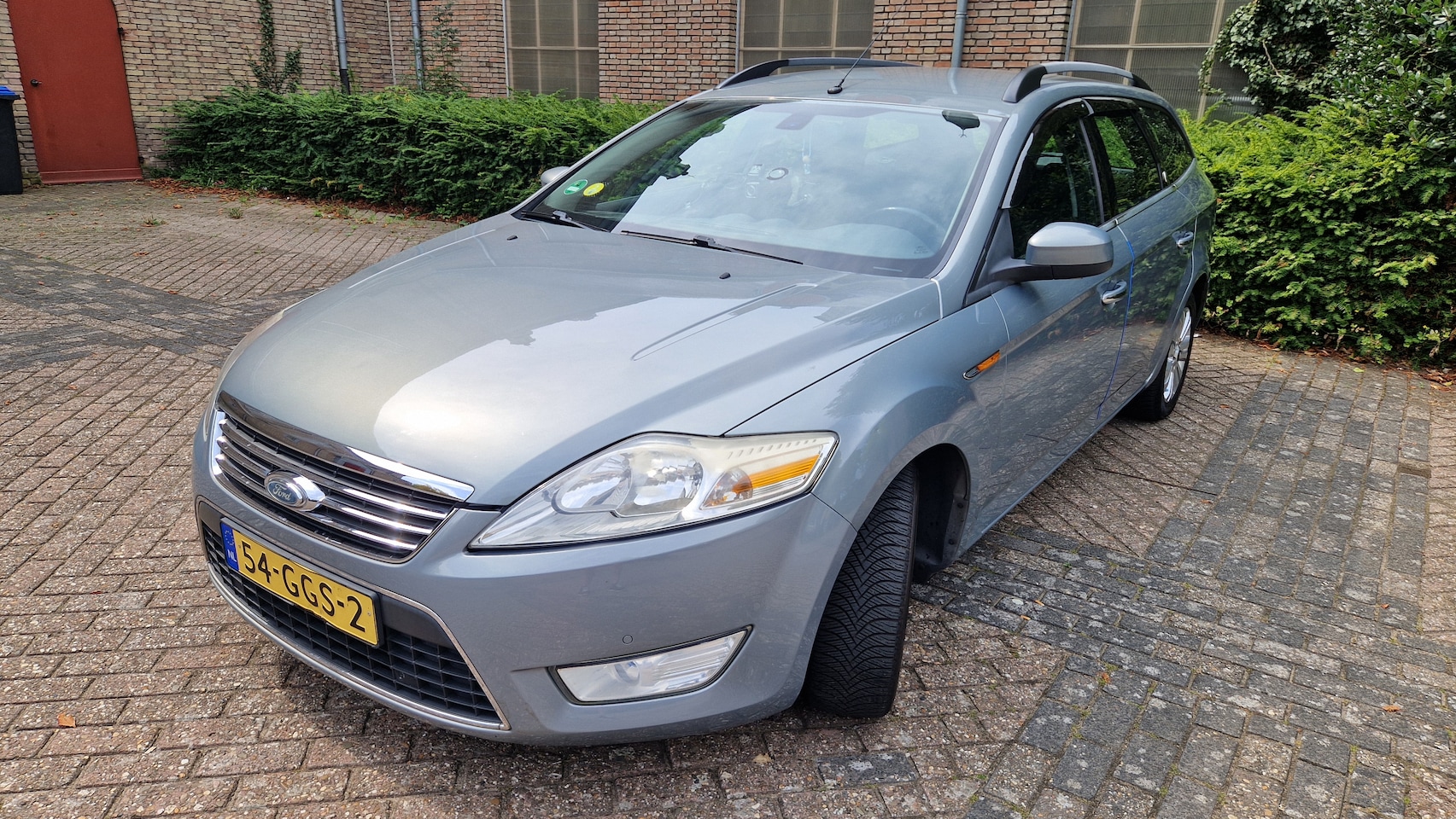 Ford Mondeo Wagon - 2.0-16V Ghia Ford Mondeo Chia,2008 2.0 Benzine APK 14.12.26 Topstaat, Onderhouden - AutoWereld.nl