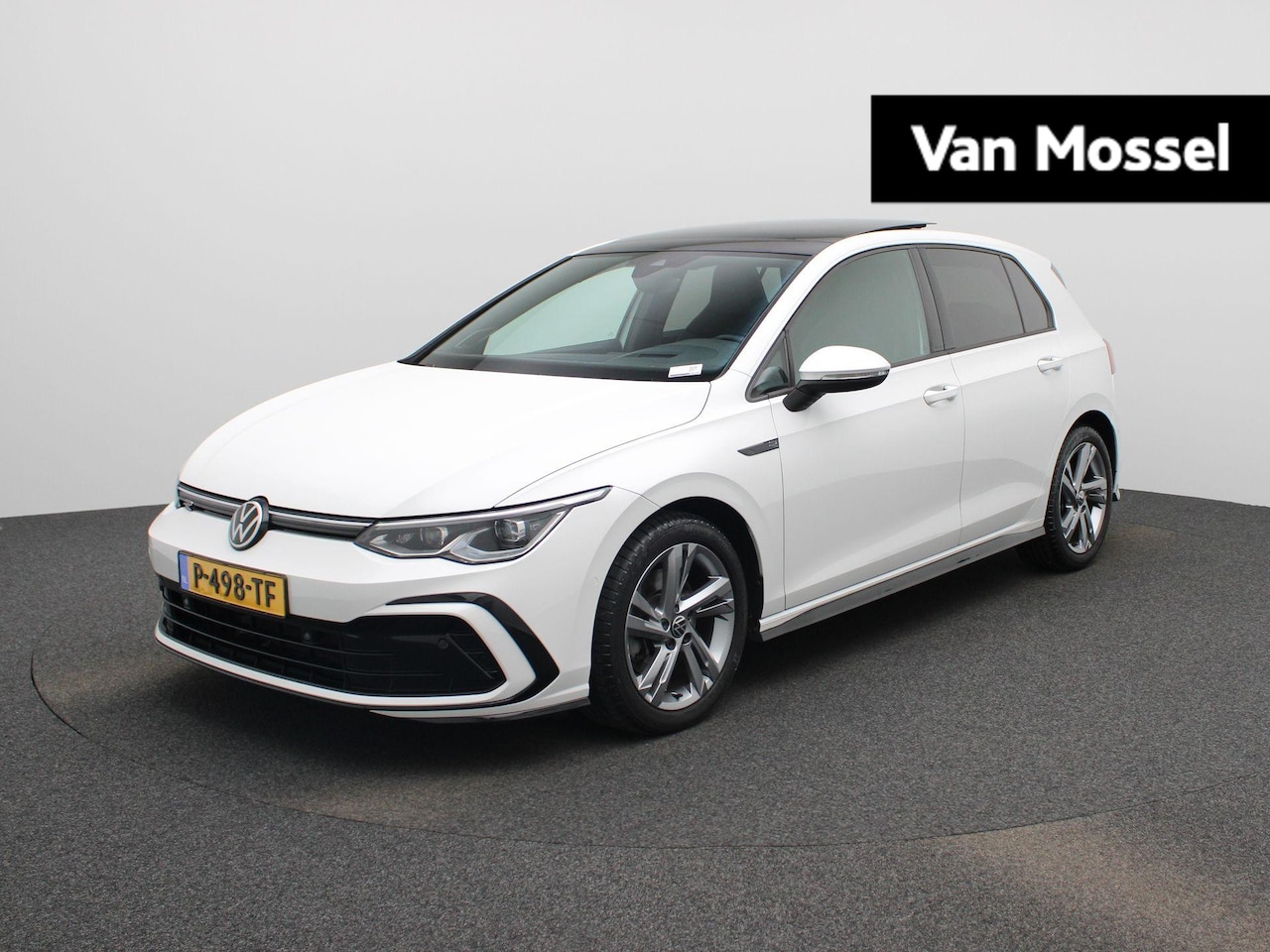 Volkswagen Golf - 1.5 eTSI R-Line | Head-Up Display | Panoramadak | IQ-Light | Camera | Navigatie | Lichtmet - AutoWereld.nl