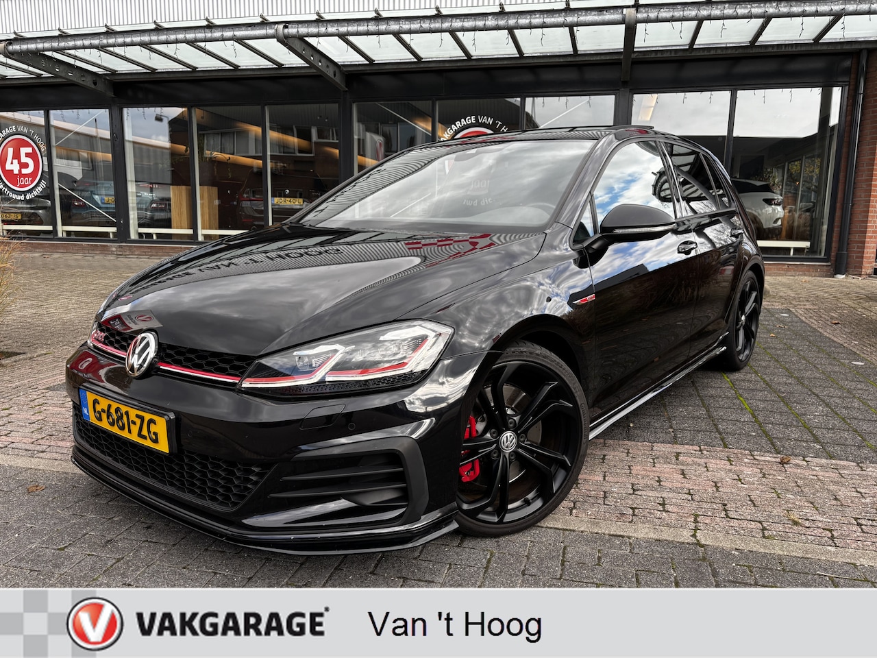 Volkswagen Golf - 2.0 TSI GTI TCR Panoramadak Startknop Stoelverwarming dode hoek assist - AutoWereld.nl