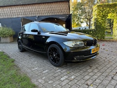 BMW 1-serie - 116i Introduction- Airco -Cruise -Pano -PDC- Stoelverwarming- LM Wielen