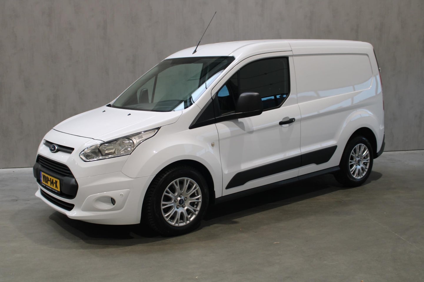 Ford Transit Connect - 1.0 Ecoboost L1 Ambiente Keurig nette staat Airco PDC Trekhaak Schuifdeur - AutoWereld.nl