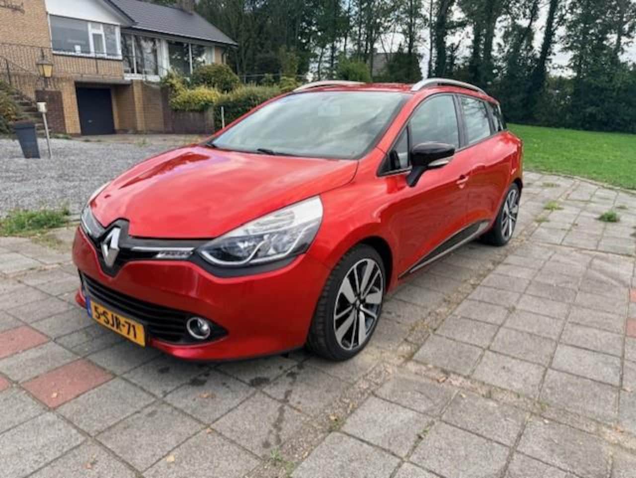 Renault Clio Estate - 0.9 TCe Dynamique NAVIGATIE/KEYLESS/AIRCO/CRUISE CONTROLE - AutoWereld.nl