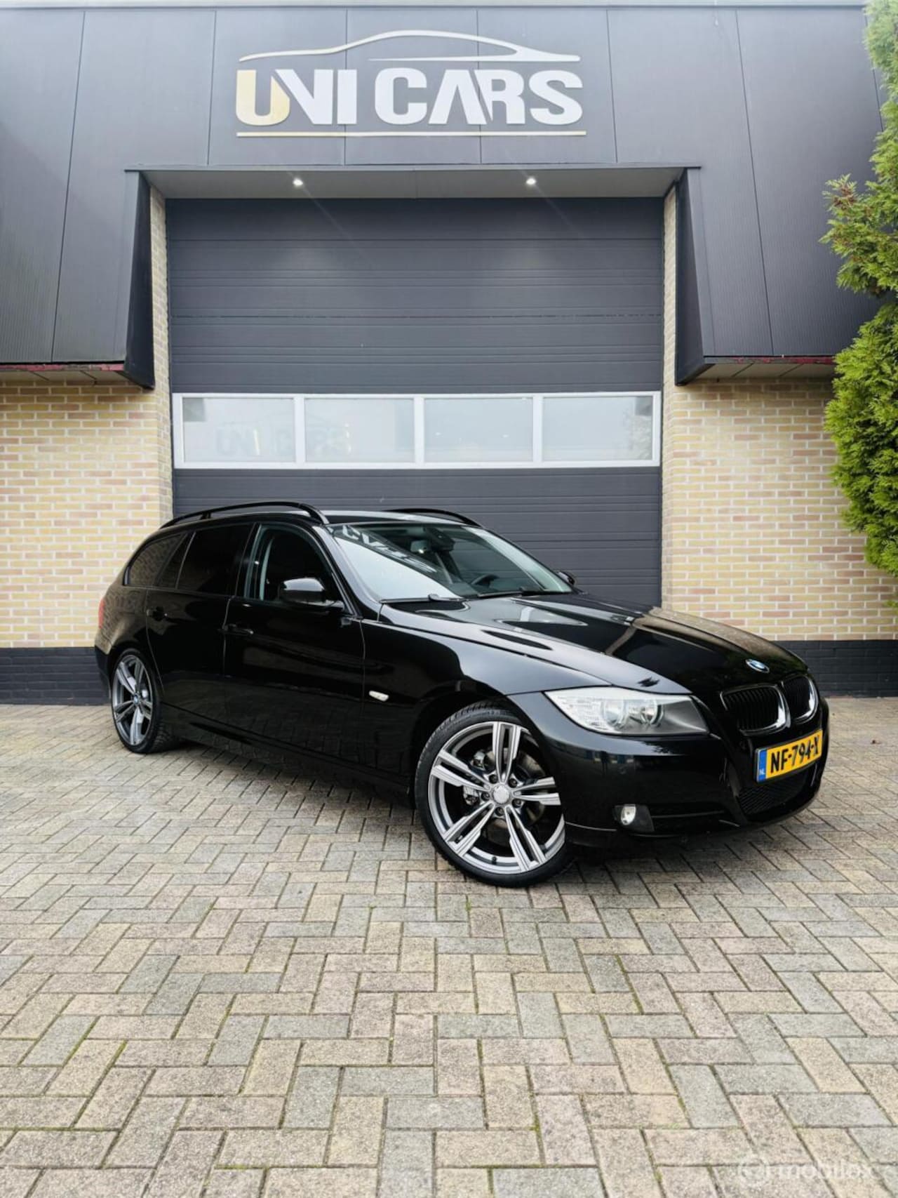 BMW 3-serie Touring - 318i|Executive|Automaat|Navi|Cruis|LM 19 - AutoWereld.nl