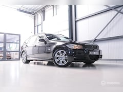 BMW 3-serie Touring - 330xi High Executive | youngtimer | Logic7 | Panorama | Trekhaak | M pakket | Leder |