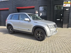 Suzuki Grand Vitara - 2.0-16V Exclusive / 4X4 / STOELVERWARMING / AIRCO / CRUISE CONTROL / ELEC. PAKKET