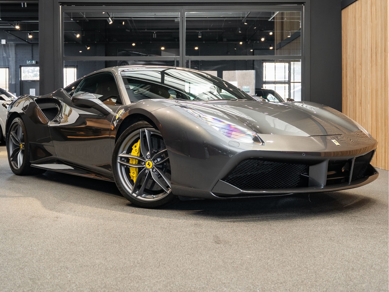Ferrari 488 - 3.9 GTB HELE Full Carbon + Seats 3.9 GTB HELE Lift-System - AutoWereld.nl