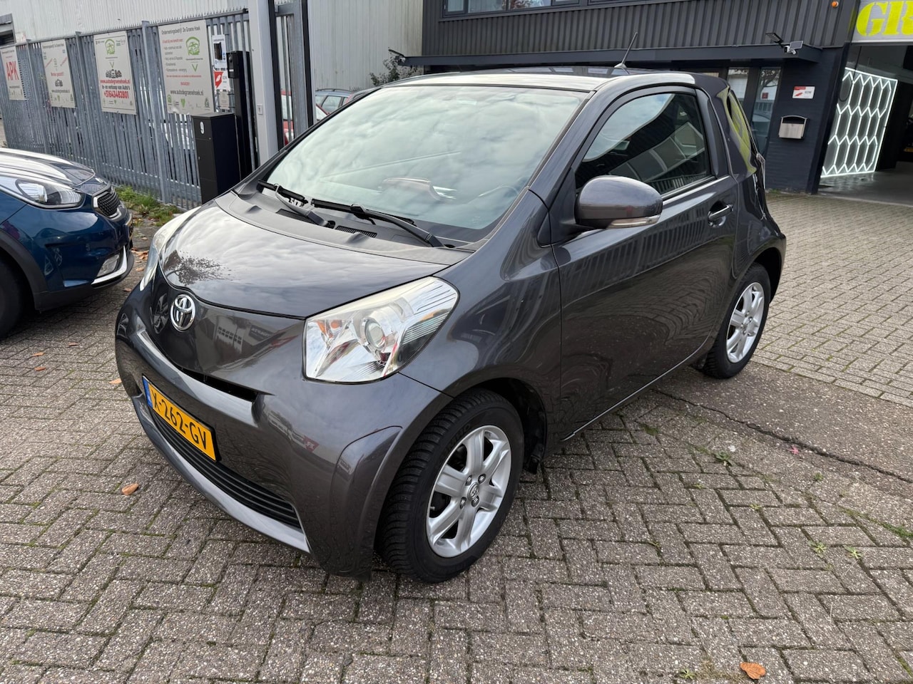 Toyota iQ - 1.0 VVTi Aspiration 1.0 VVTi Aspiration - AutoWereld.nl
