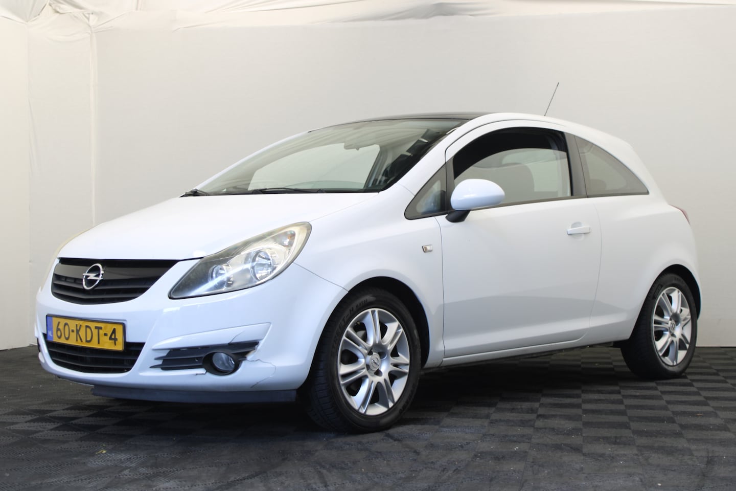 Opel Corsa - 1.4-16V Business 1.4-16V Business - AutoWereld.nl