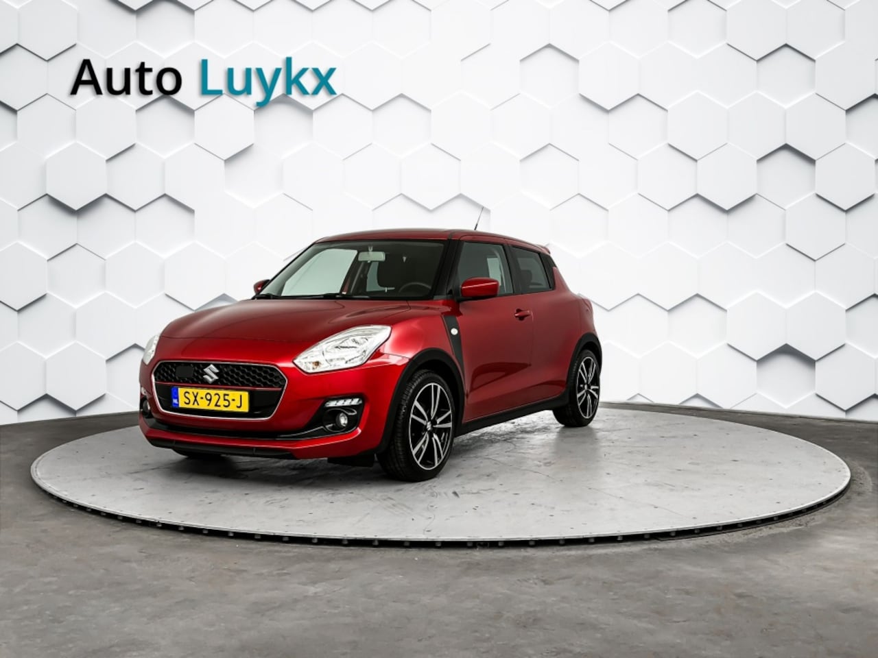 Suzuki Swift - 1.0 Sportline | 112 PK | 17'' Lichtmetalen velgen | Dakspoiler - AutoWereld.nl