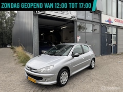 Peugeot 206 - 1.4 Forever Airco 5 Deuren Nieuwe APK NAP Logisch