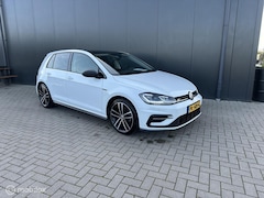 Volkswagen Golf - 1.6 TDI Highline Business R-Line Bomvol