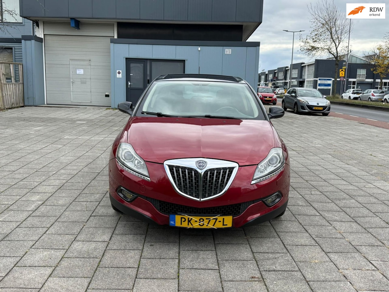 Lancia Delta - 1.9-16V Twin-Turbo Executive 1.9-16V Twin-Turbo Executive,2eigenaar, airco, navigatie, aluminium velgen, parkeersensore - AutoWereld.nl
