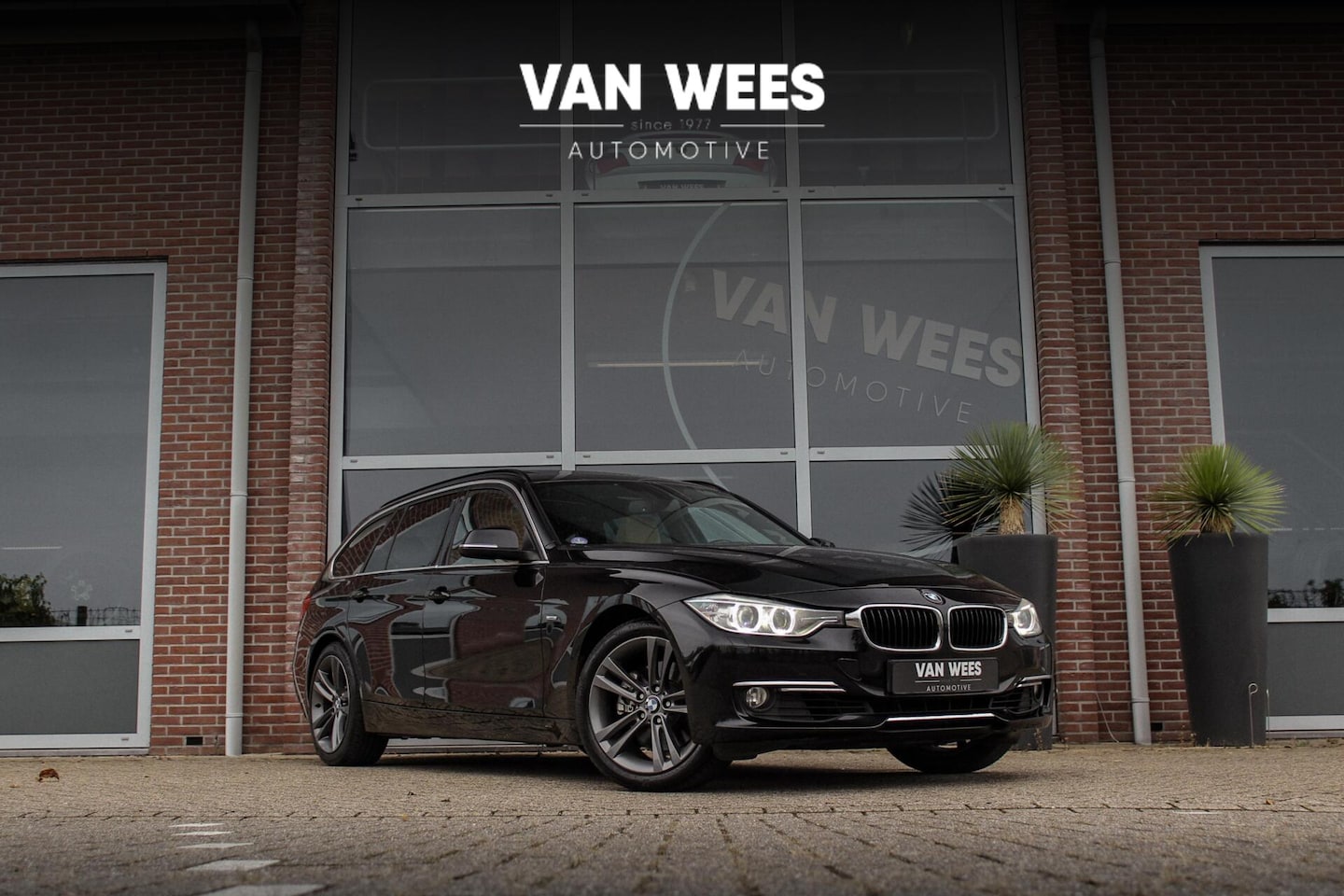 BMW 3-serie Touring - 328i F31 Luxury-Line | 245 pk | Automaat | Dakraam | Leer | Trekhaak | Xenon | Head-up | N - AutoWereld.nl