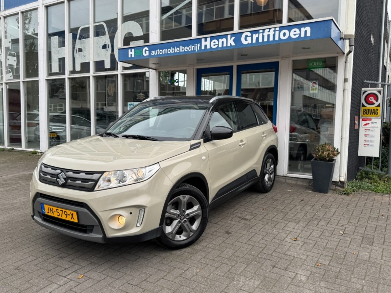 Suzuki Vitara - 1.6 Exclusive Automaat I Navigatie I Trekhaak I Climate contr. I Camera - AutoWereld.nl