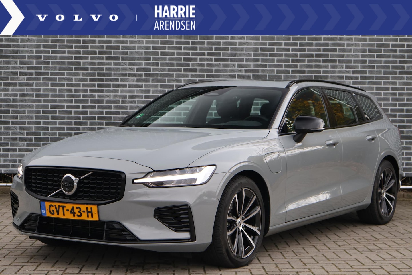 Volvo V60 - 2.0 T6 Plug-in hybrid AWD Plus Dark | Adaptive Cruise Control | Elektr. bedienbaar schuif- - AutoWereld.nl