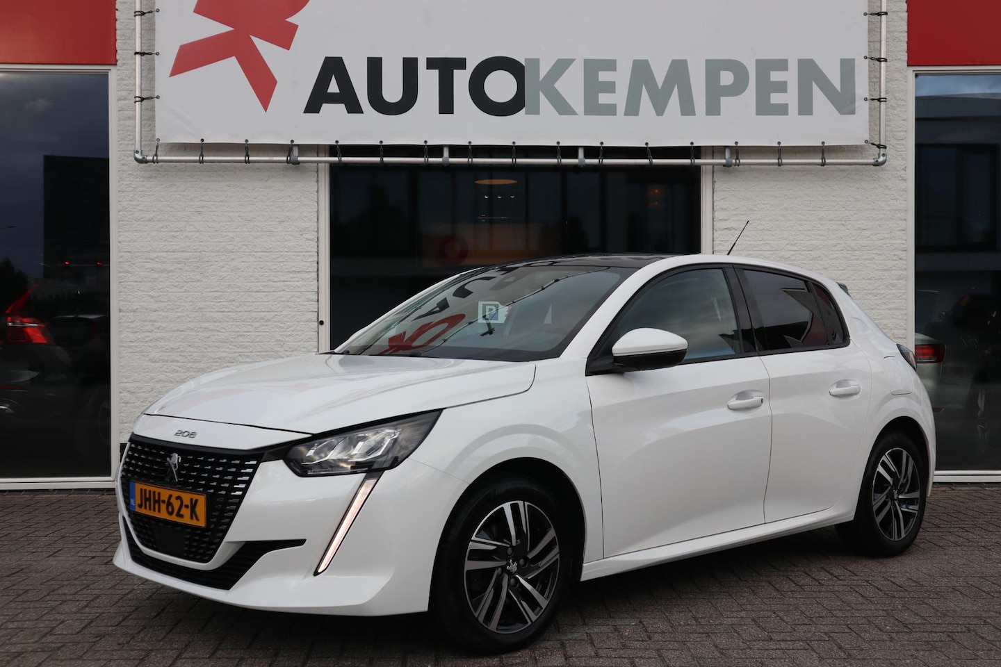 Peugeot 208 - 1.2 100 PK ALLURE SKY PANORAMA|APPLE CARPLAY|CAMERA|DIGIT|STOELVERWARMING - AutoWereld.nl