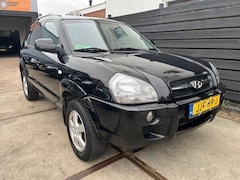 Hyundai Tucson - 2.0i Active 2 JAAR APK/AIRCO/LEER/TREKHAAK/NETTE AUTO